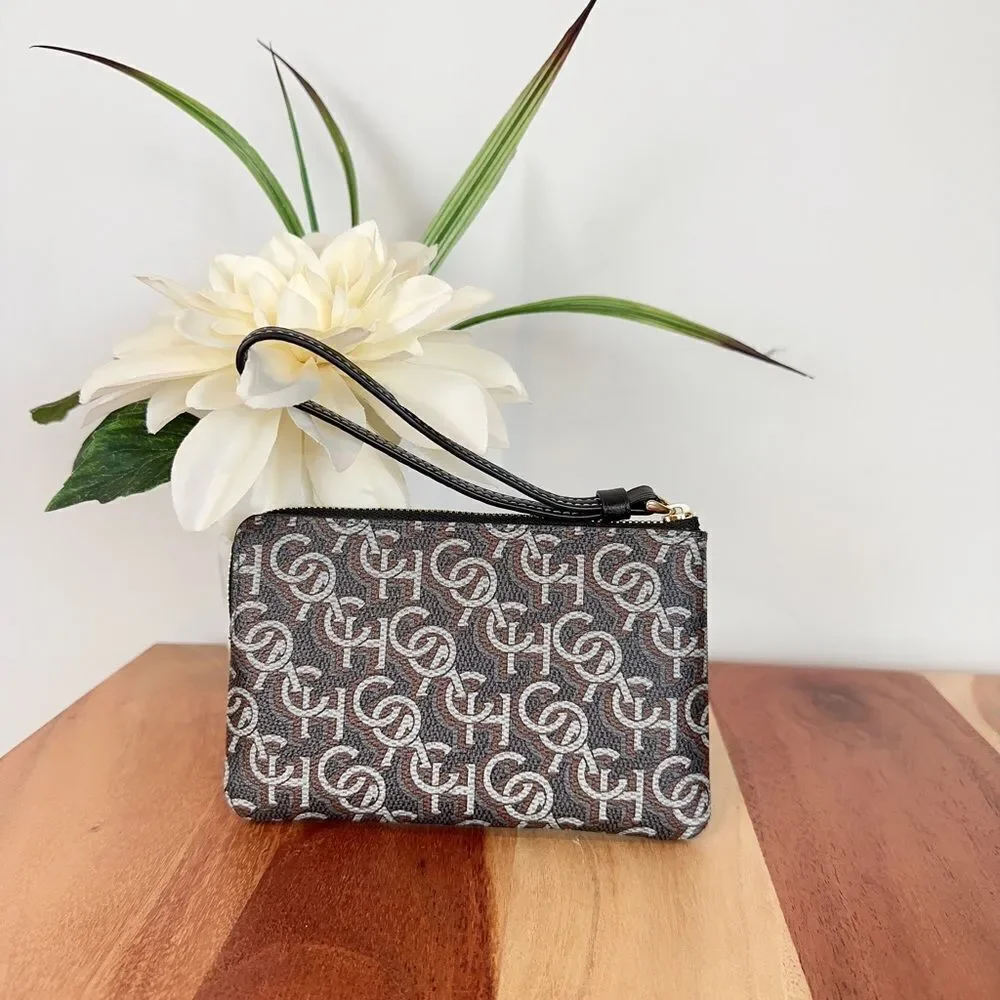 NWT‎ Coach Corner Zip Wristlet With Coach Monogram Print